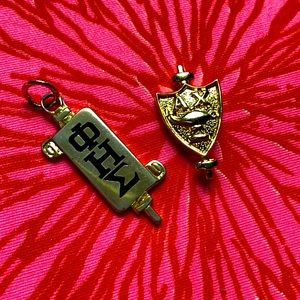 •honor society• pendant & lapel pin